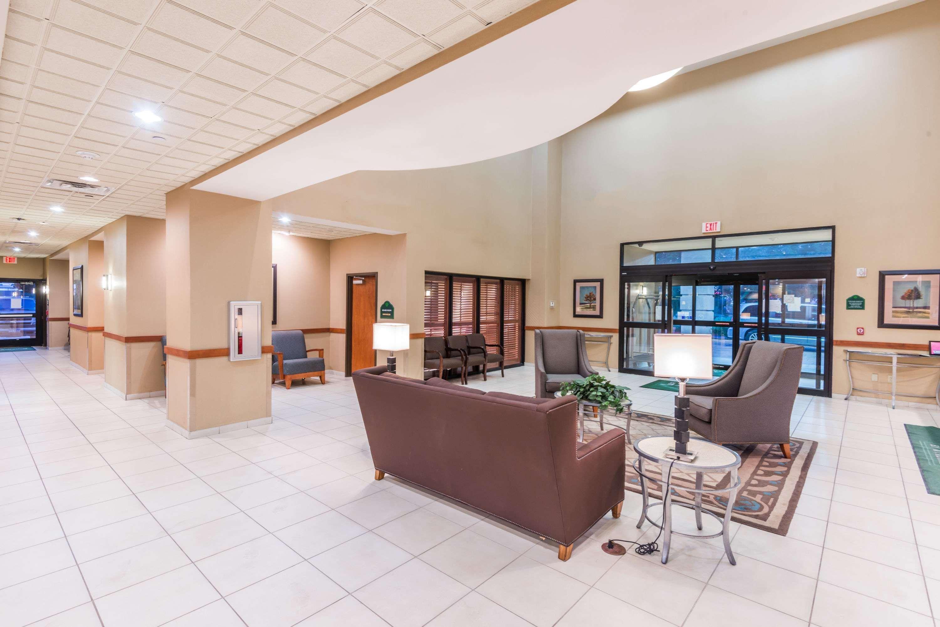 Wingate By Wyndham Hotel 3*