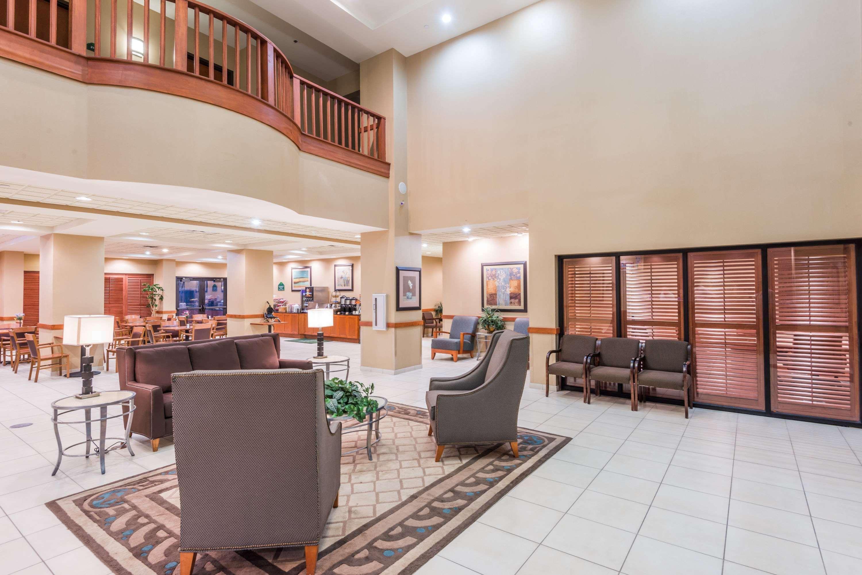 Wingate By Wyndham Hotel