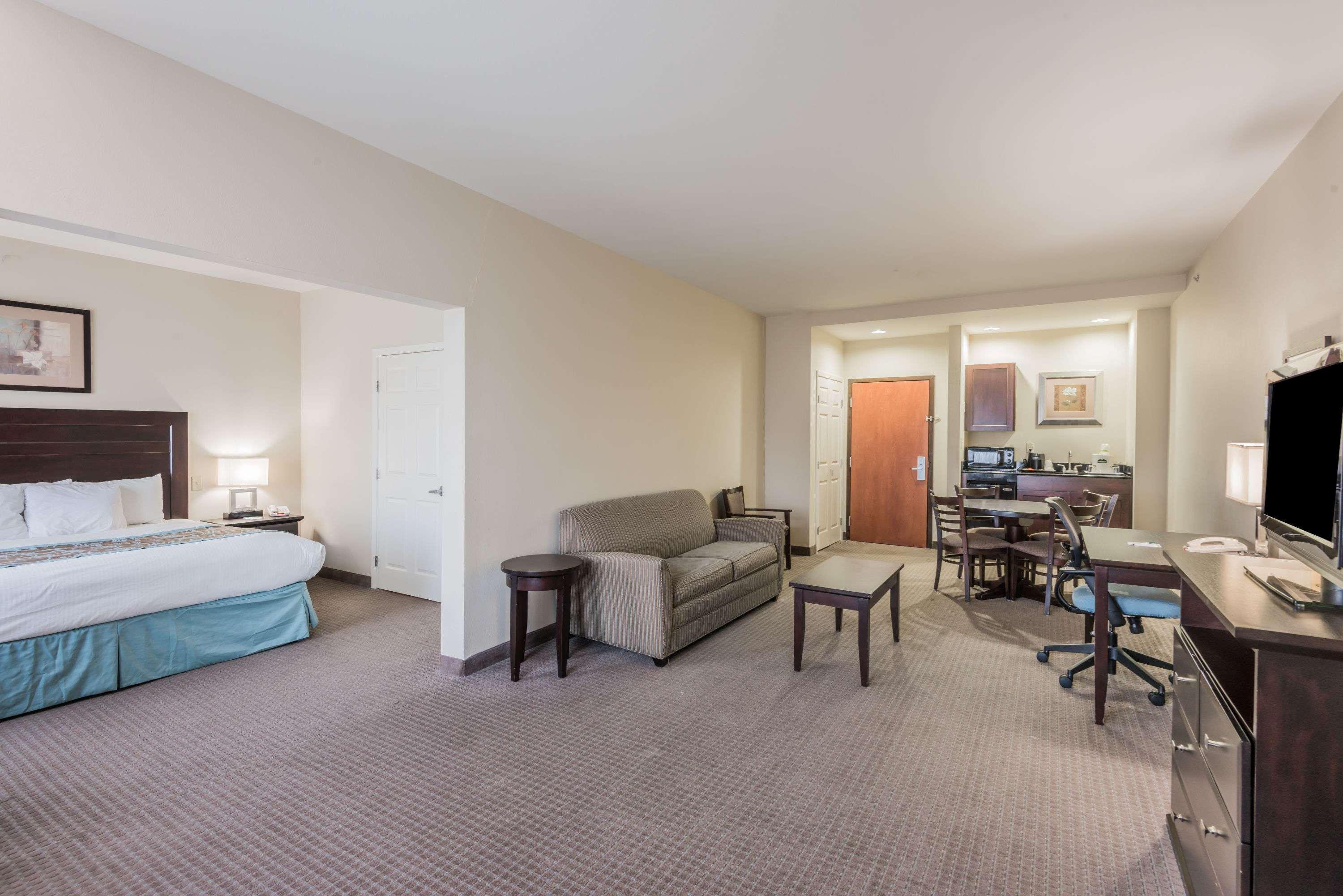 Wingate By Wyndham Hotel 3*