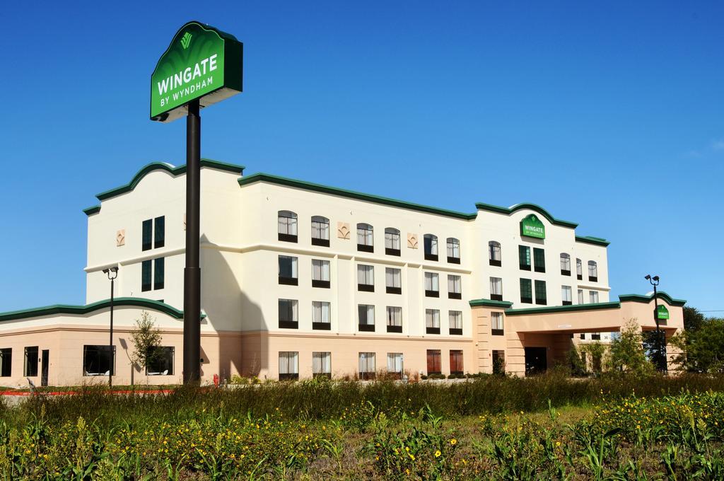 Wingate By Wyndham Hotel